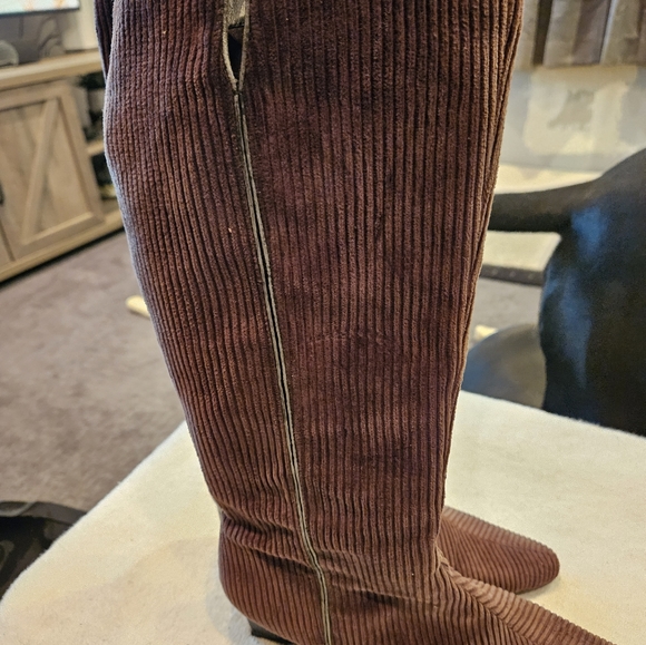 ME TOO BROWN CORDUROY BOOTS - Picture 2 of 6